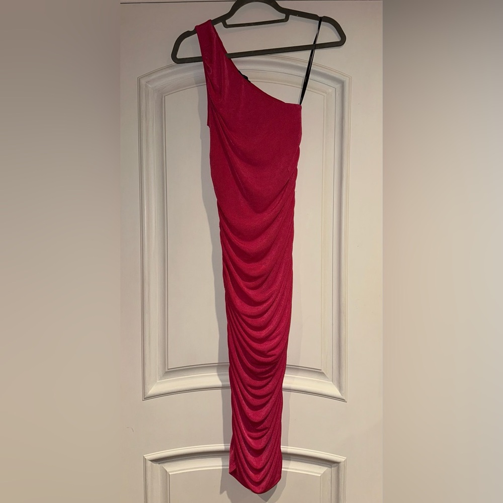 Forever 21 Pink one shoulder stretch dress